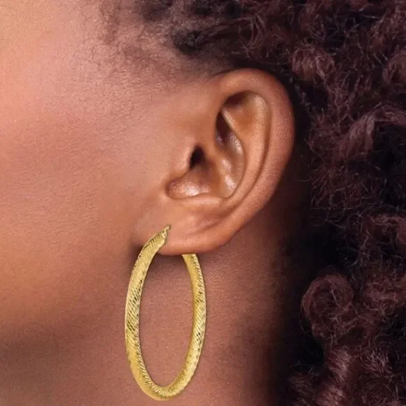 Elegant 14k Gold Diamond-Cut Round Hoop Earrings
